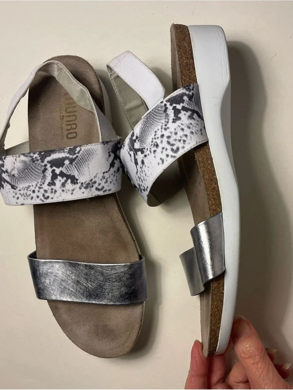 Munro Pisces Silver Metallic & White Snake Slingback Sandals size 9.5